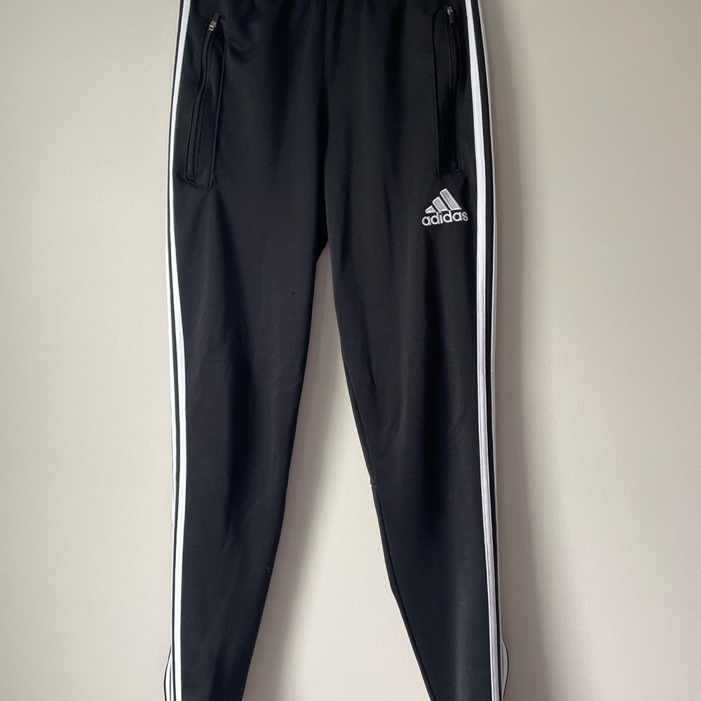 Climacool joggers with zip
Adidas
Small